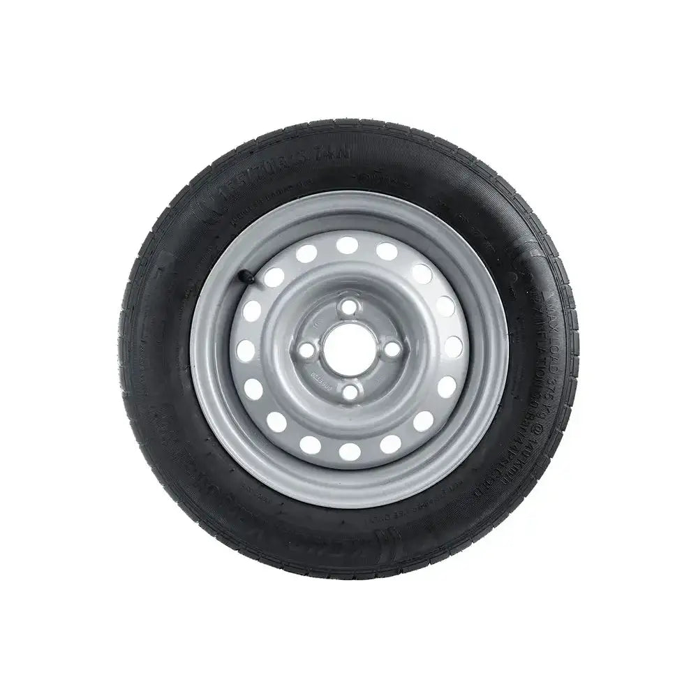 Tilhengerhjul 155/50R13 sett forfra, sølvfarget felg med runde hull og svart dekk mot hvit bakgrunn.