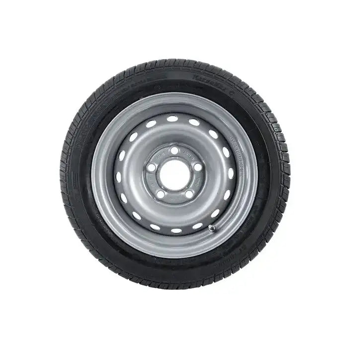 Tilhengerhjul 195/50R13C, sort dekk og sølv stålfelg med runde hull, frontvisning mot hvit bakgrunn.