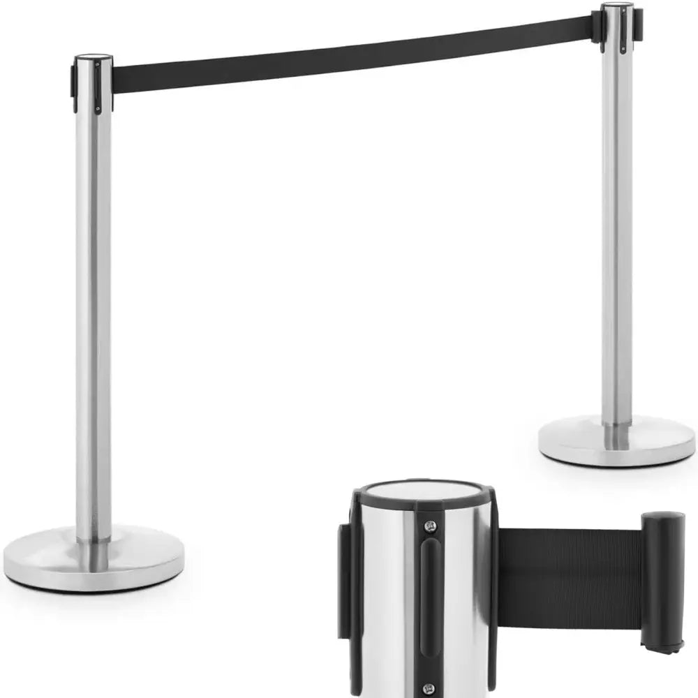 Hotel avdelingsstolpe i sølv med svart bånd, nærbilde av båndmekanisme på topp av stolpen.