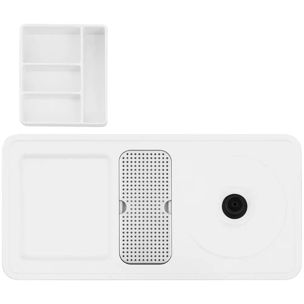 Hvitt servantsett med integrert avløp, rist og sort sorteringsbrett med flere rom, sett ovenfra.