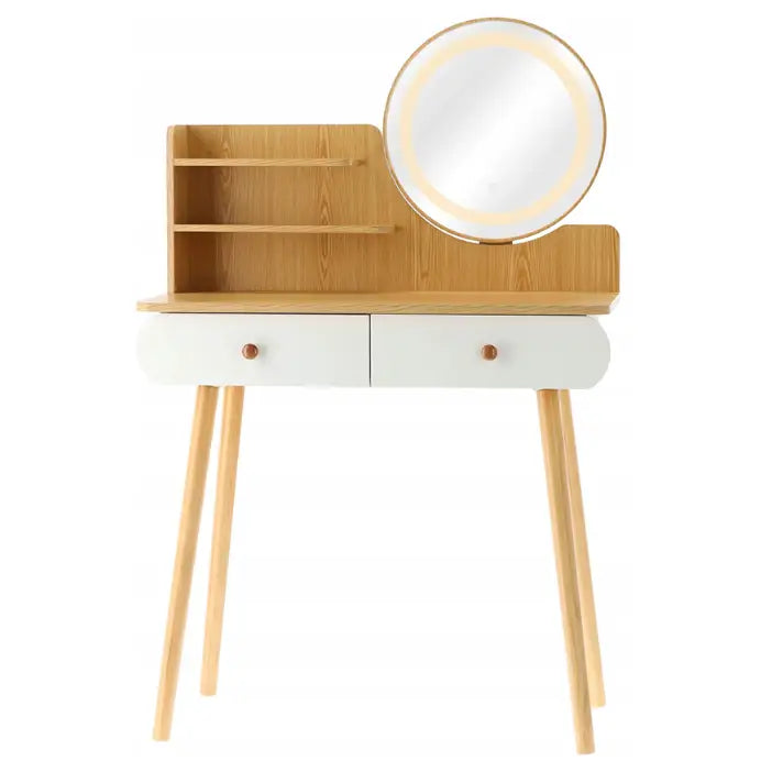 Hvit sminkebord med LED-speil, to skuffer og åpne hyller, frontvisning mot lys bakgrunn.