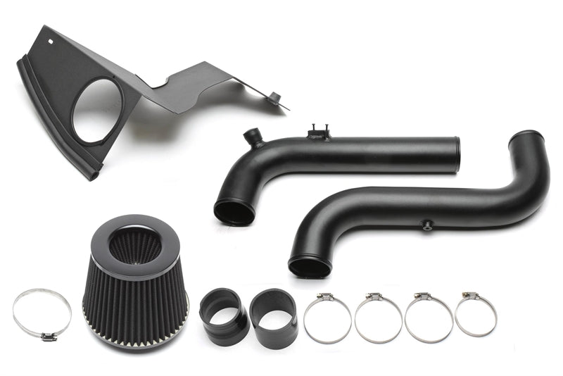 TA Technix air intake kit montert på VW Golf V GTi 2.0 TFSI med sportsluftfilter og varmeskjold