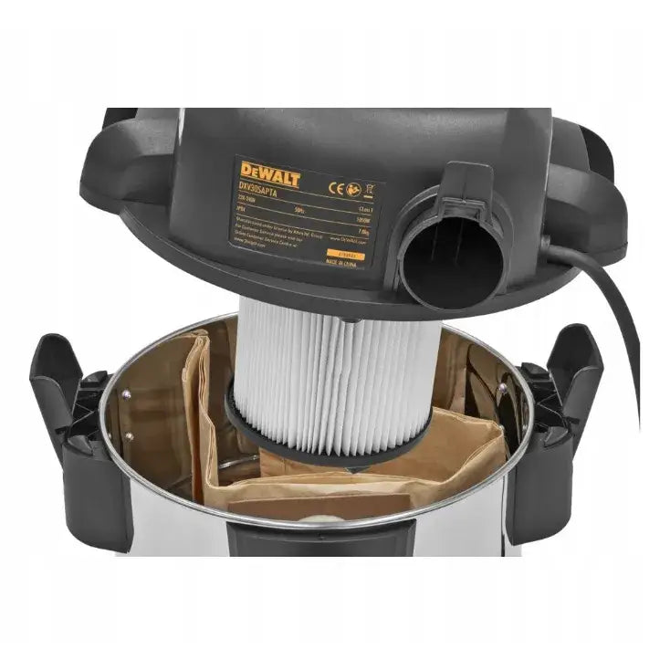 Industriell støvsuger 30L Dewalt, toppvisning med åpent lokk, synlig HEPA-filter og papirpose i ståltank.