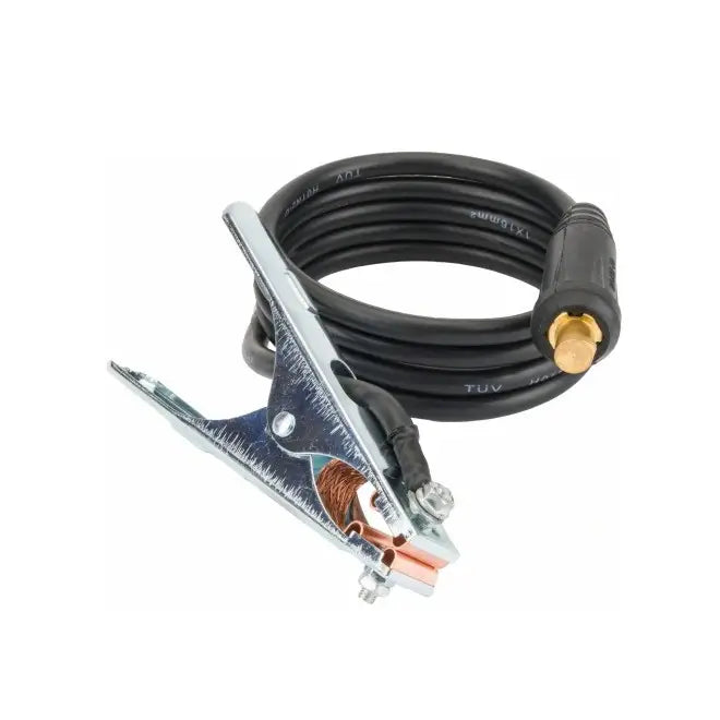 Sort sveiseapparatkabel med metallisk klemme og kobberdetaljer, sammenrullet med synlig messingkontakt.