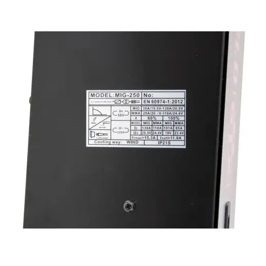 Invertersveisemaskin Mig 250, nærbilde av sideetikett med modellinformasjon og tekniske spesifikasjoner.