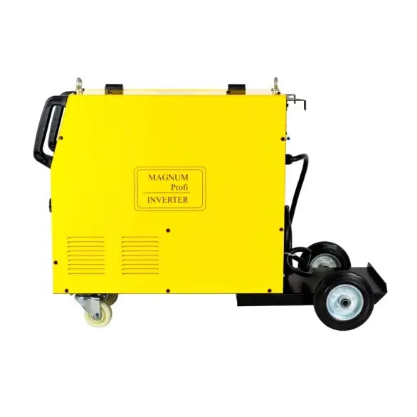 Invertersveisemaskin Mig Synergisk, gul maskin med hjul og håndtak, tydelig MAGNUM Profi INVERTER-logo på siden.