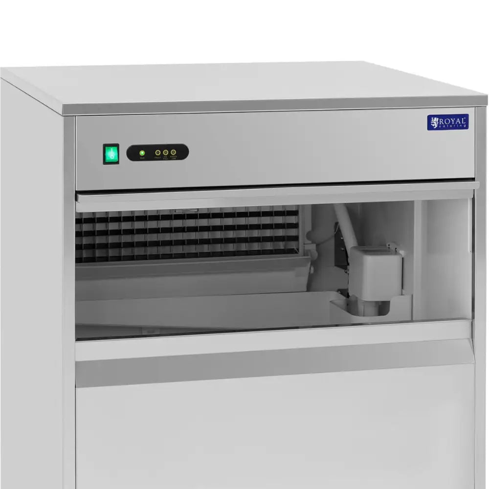 Ismaskin for barer, skråvisning med åpen front som fremhever maskineri, vifte og opplyst kontrollpanel.