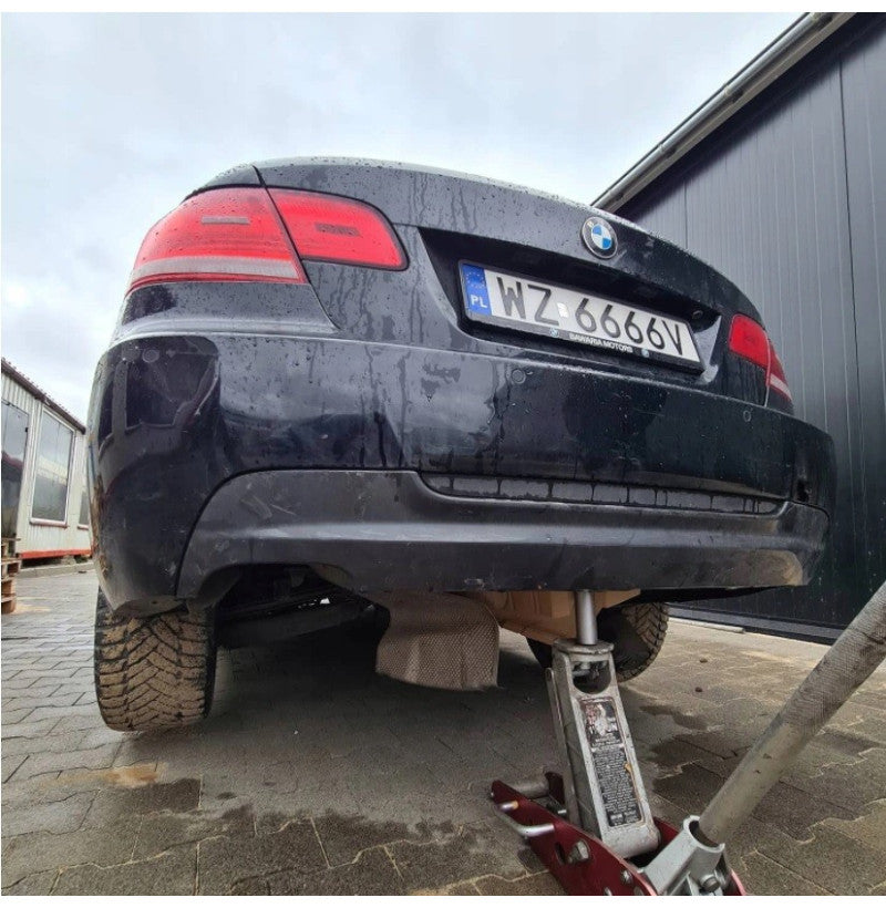 Bakre jack point montert under original bjelke på BMW E90 E91 E92 E93
