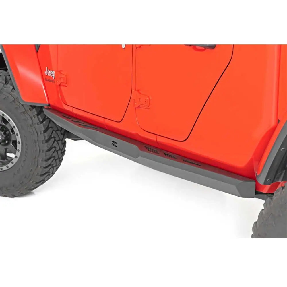 Jeep Gladiator Jt 20- Stigtrinn med Rock Sliders fra Rough Country