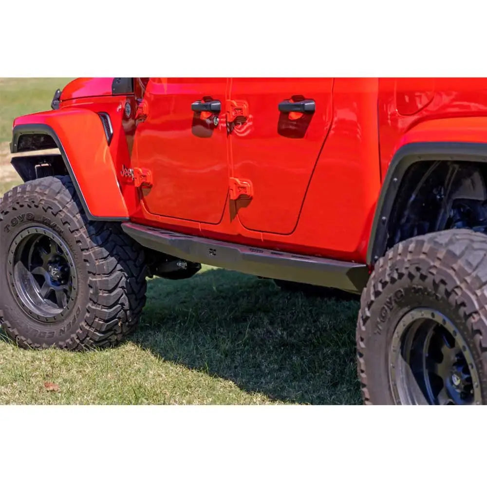 Jeep Gladiator Jt 20- Stigtrinn med Rock Sliders fra Rough Country