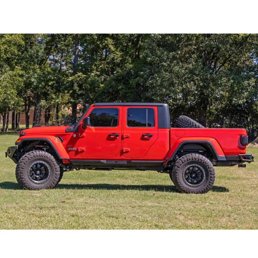 Jeep Gladiator Jt 20- Stigtrinn med Rock Sliders fra Rough Country