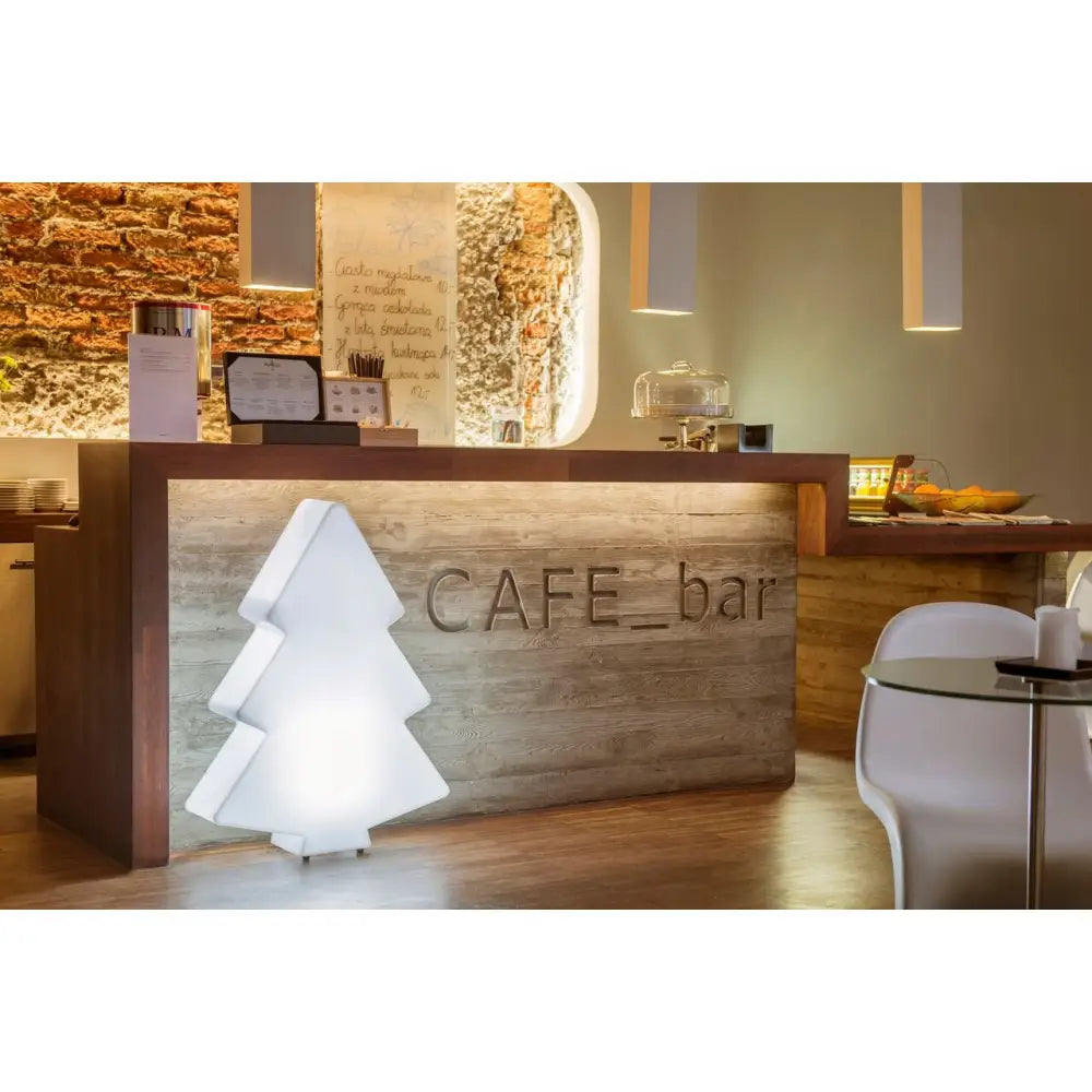 Juletre med Led-belysning m Kaldt Lys (svart Kabel)