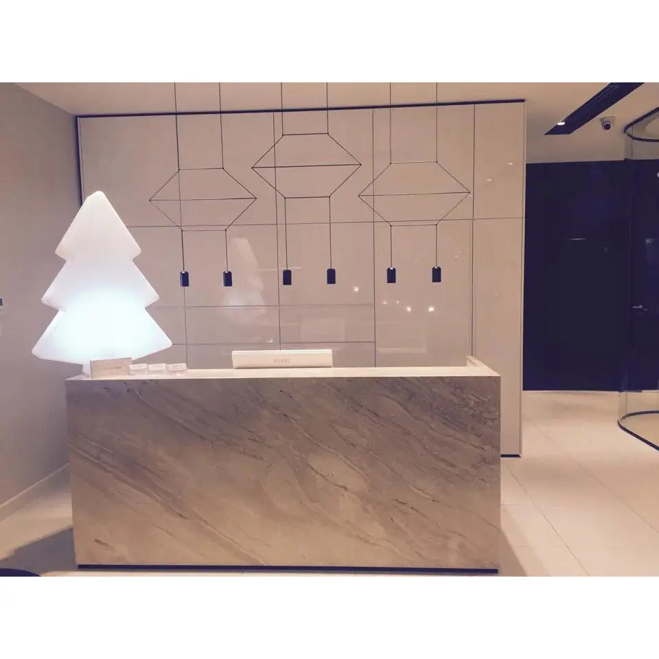 Juletre med Led-belysning m Kaldt Lys (svart Kabel)