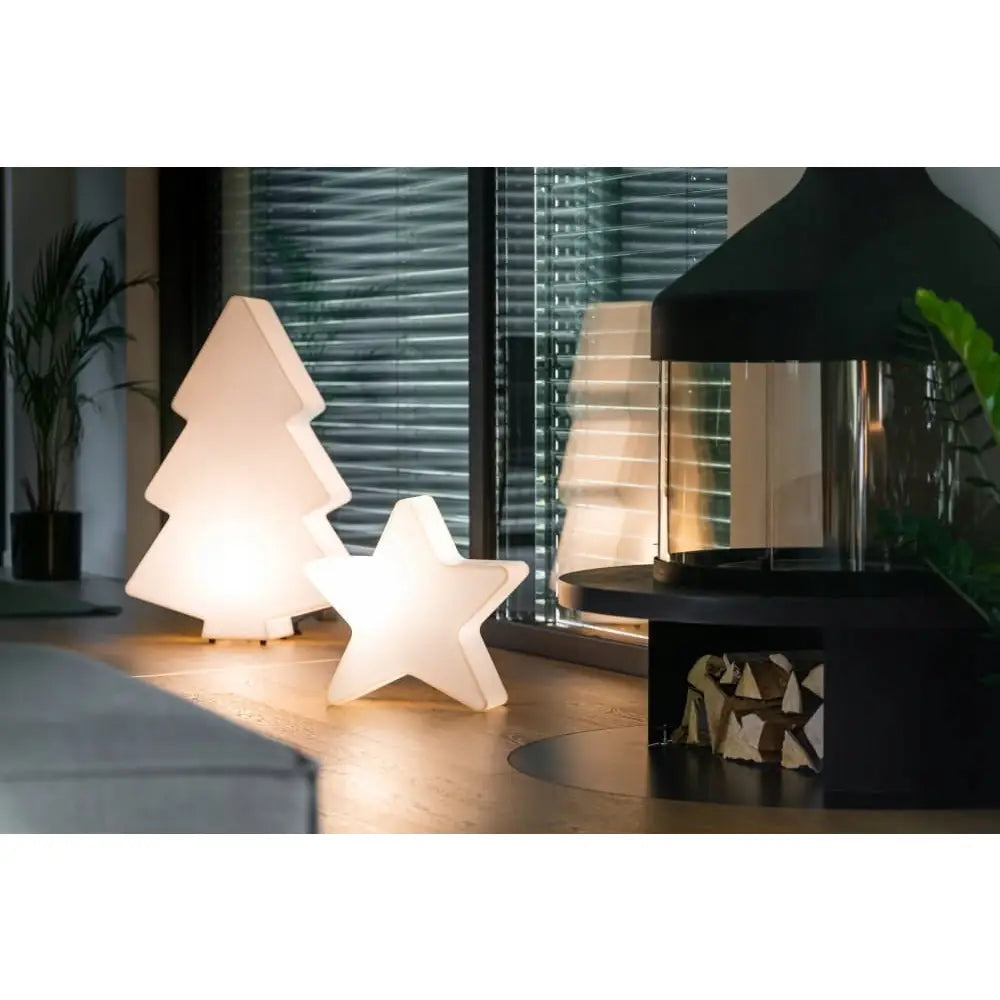 Juletre med Led-belysning m Varmt Lys (svart Kabel)