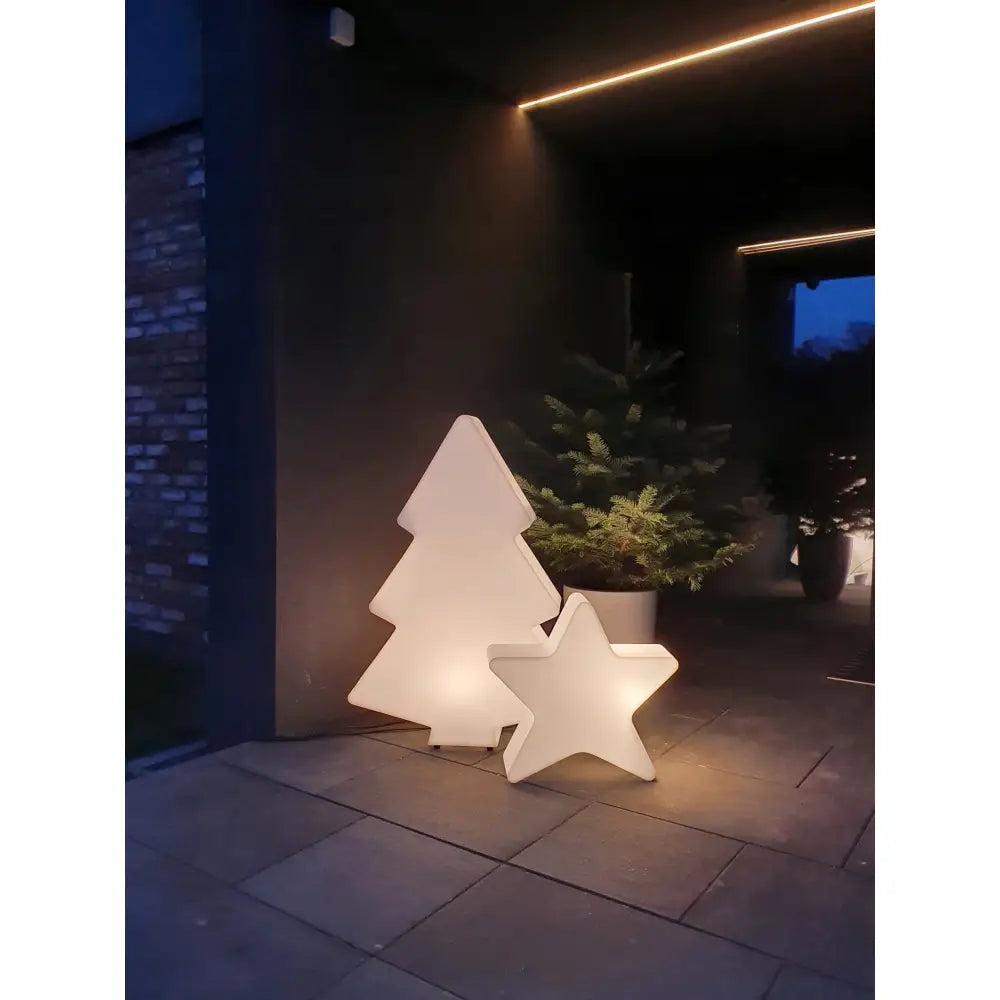 Juletre med Led-belysning m Varmt Lys (svart Kabel)