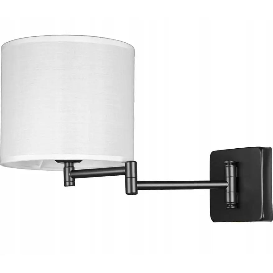 Justerbar vegglampe med hvit sylinderformet tekstilskjerm, sort leddarm og firkantet veggfeste, sidevisning.