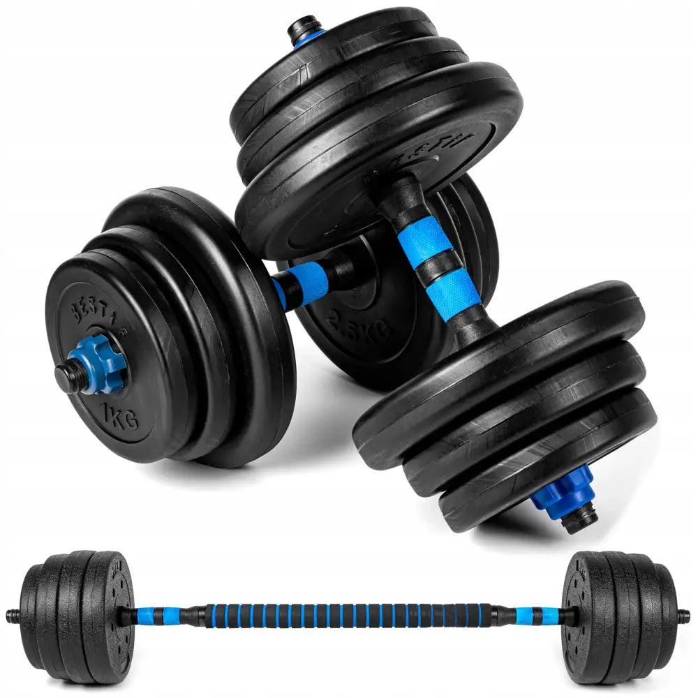 Justerbare manualer 2i1, to svarte manualer og vektstang med blått-svarte grep og flere vektskiver, sett skrått ovenfra.