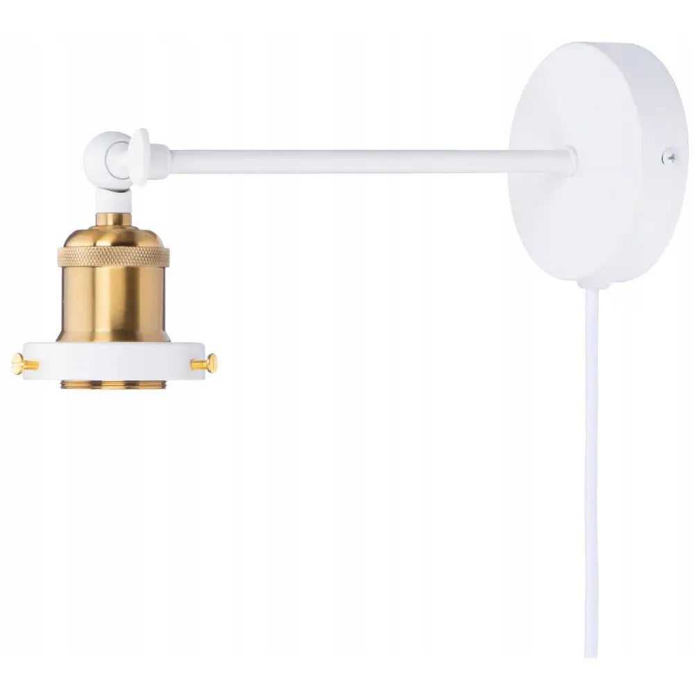 Justerbar vegglampe i hvitt metall med messingfarget sokkel, sidevisning mot hvit bakgrunn.