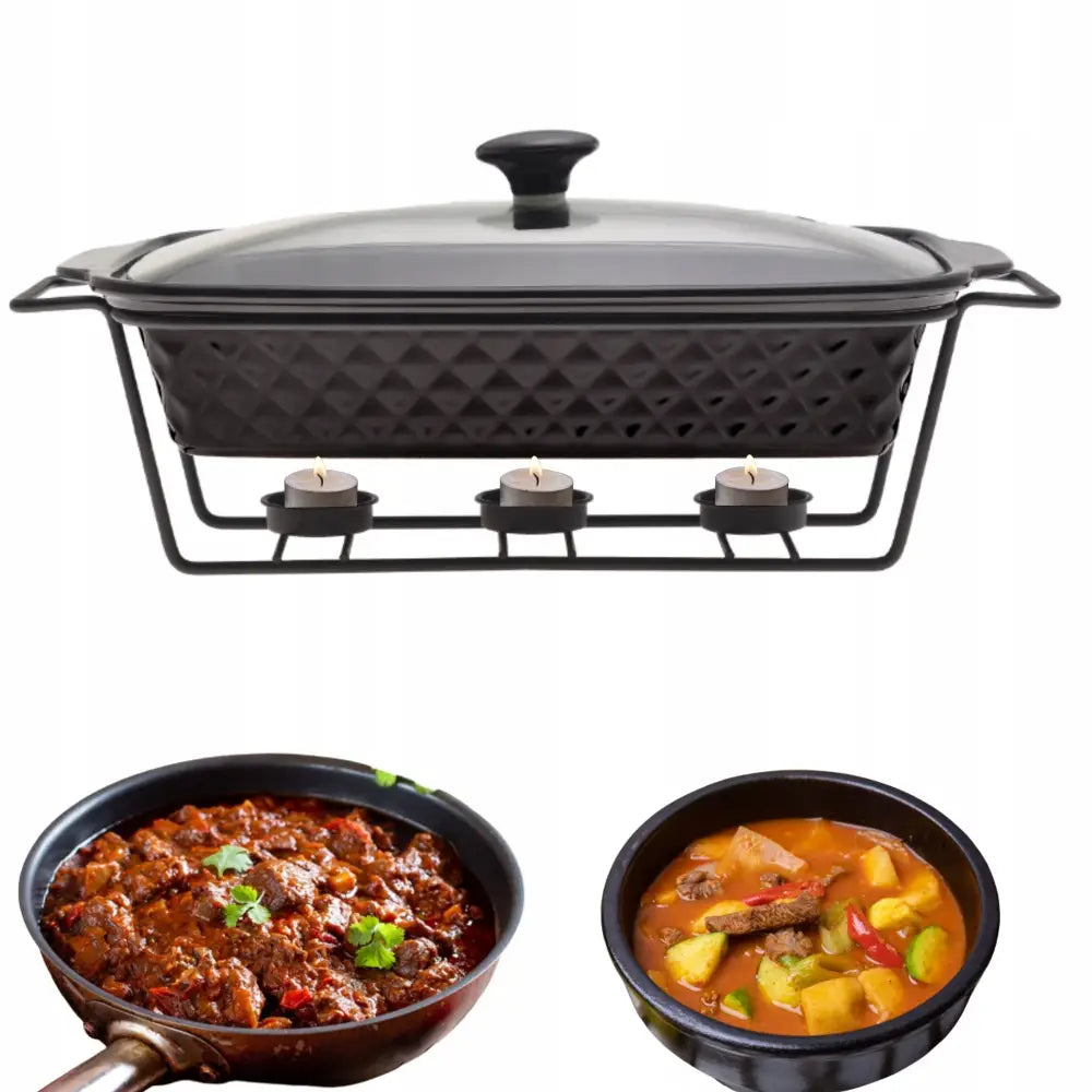 Keramisk ildfast serveringsfat med sort lokk i metallstativ med tre telysholdere, to gryteretter foran.