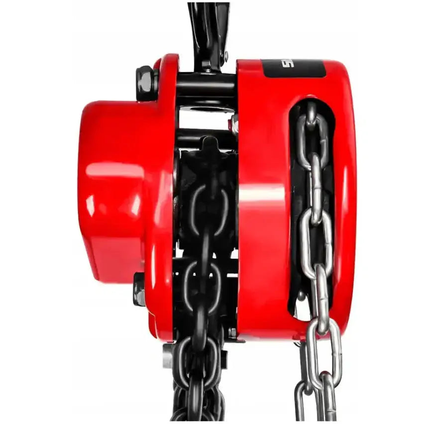 Kjettingtalje Motorjekk 2 Tonn, nærbilde fra siden med rødt hus, sort feste og detaljerte stålkjeder.