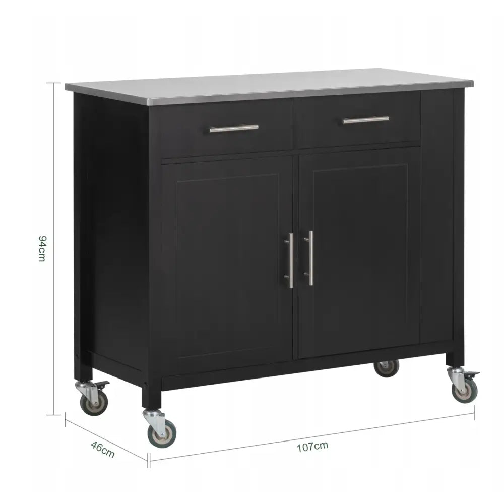 Kjøkkenøy skjenk med sort finish, to skuffer, doble dører og hjul, mål synlig på bildet.