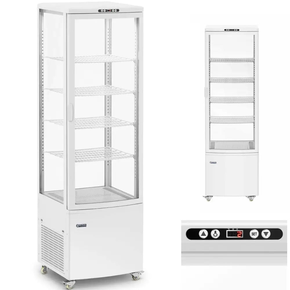 Hvit kjølt glasskjøler med fire nettinghyller, skrå forfra, viser hjul og digitalt kontrollpanel øverst.