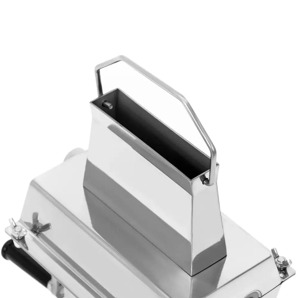 Kjøttbanker hånddrevet maskin, nærbilde av blankt stålhåndtak med solide festemekanismer og rette kanter.