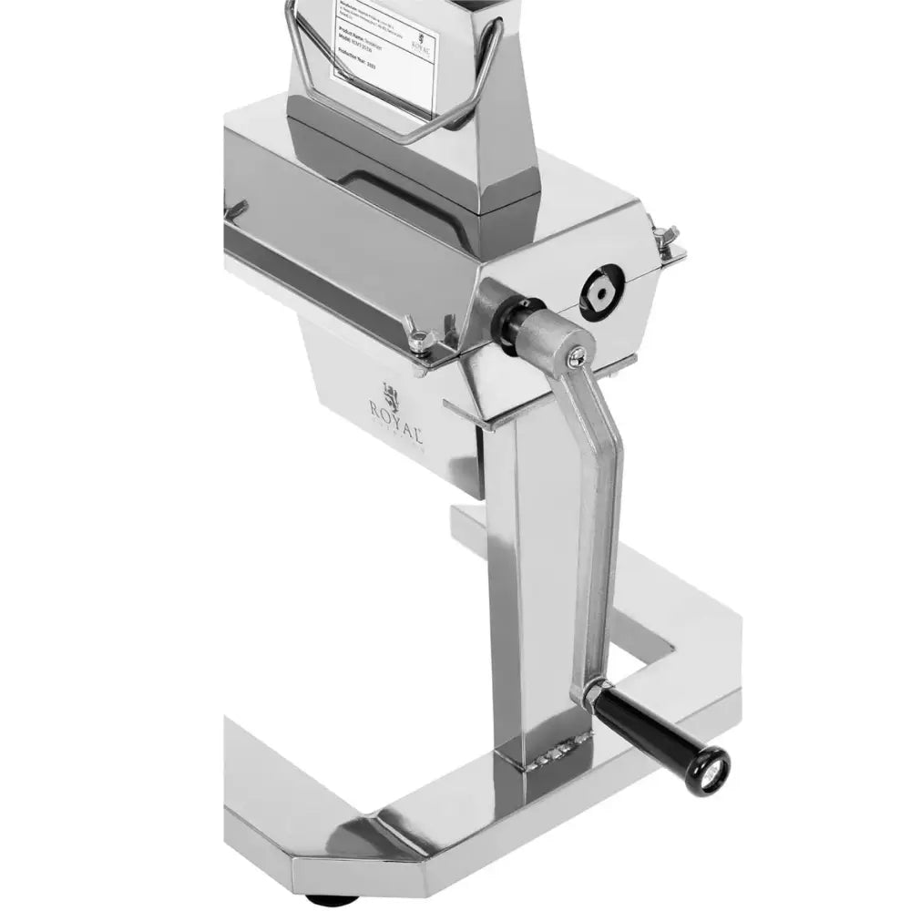 Manuell kjøttbanker og kjøttkvern i rustfritt stål, skrå visning med sort håndtak og robust metallramme.