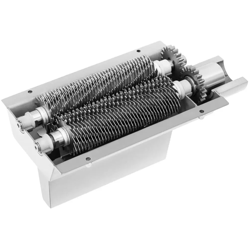 Kjøttdeigmaskin elektrisk, nærbilde av to sølvfargede sylindre med taggete blader og synlige tannhjul.