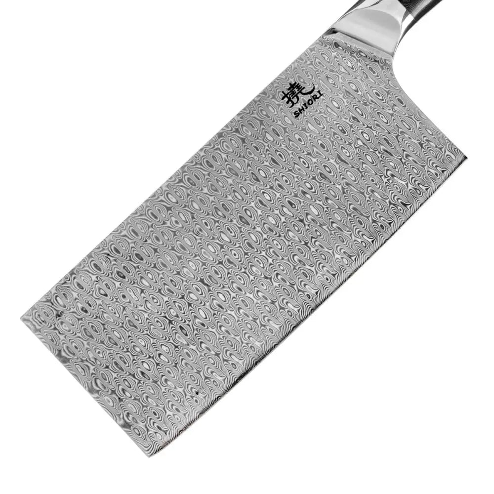 Kjøttkniv Shiori Yasashi-sa Haku, nærbilde av damaskmønstret blad med synlig logo ved G10-håndtaket.