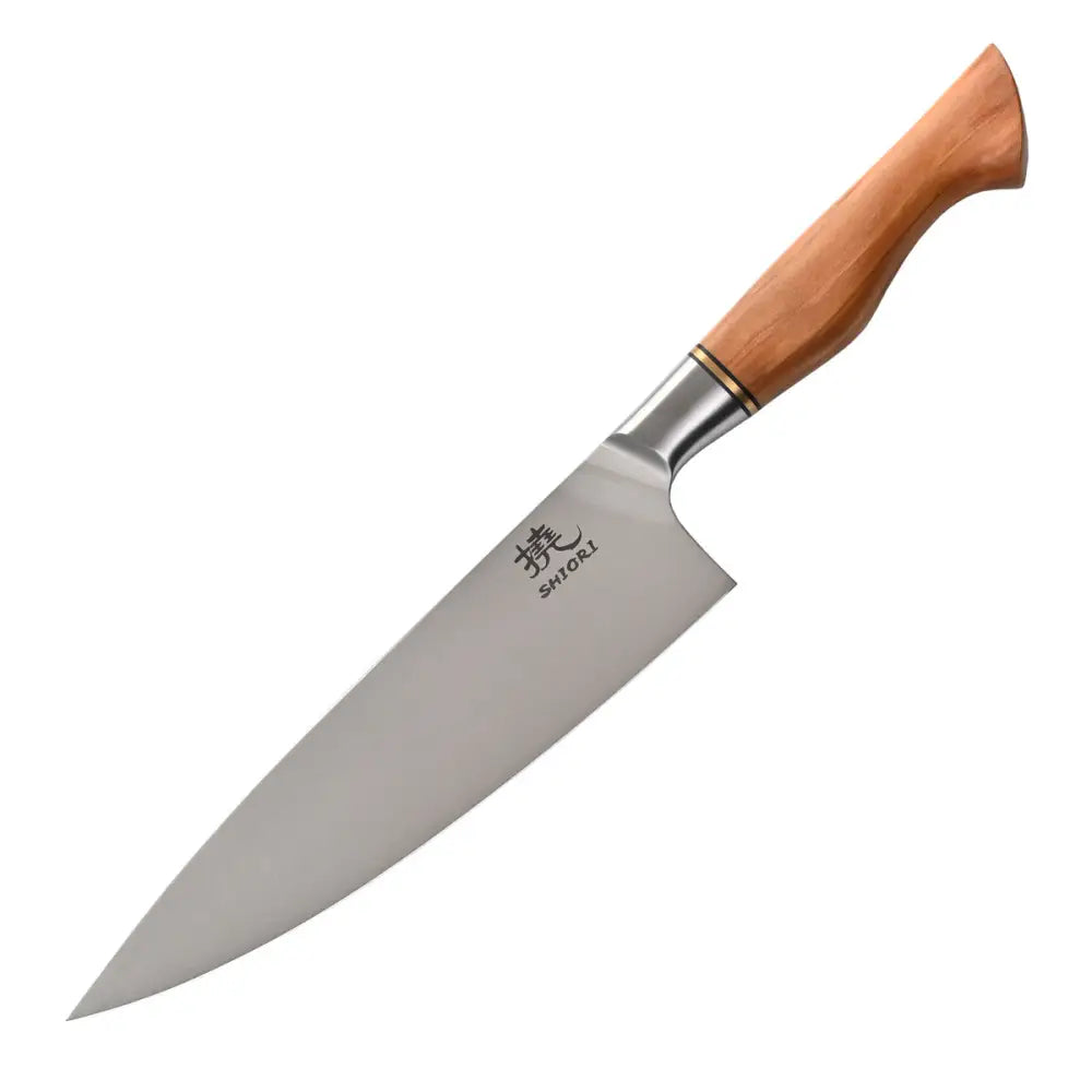 Klassisk kjøkkenkniv Shiori, skrå sideprofil som fremhever bladets japanske tegn og lyst treskaft.