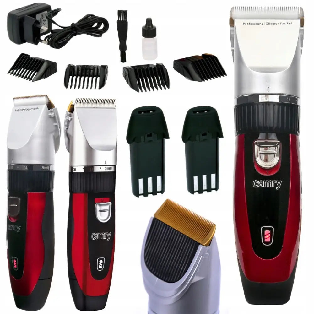 Klippemaskin for hunder og kjæledyr Camry med tilbehør, sett fra flere vinkler, inkludert kammer, ladekabel og rengjøringsbørste.