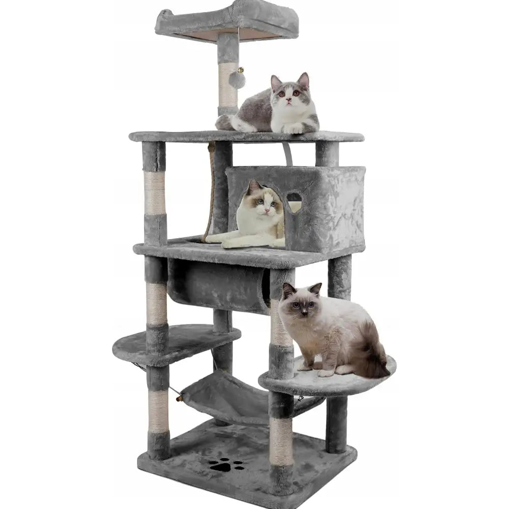 Klorestativ for katter F027, grått plysjmøbel med flere etasjer, tre katter på platåer og i hengekøye.