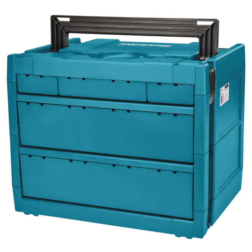 Koffertorganisator med 5 skuffer fra Makita, blå plast, skråvisning som fremhever uttrekksskuffene og bærehåndtaket.