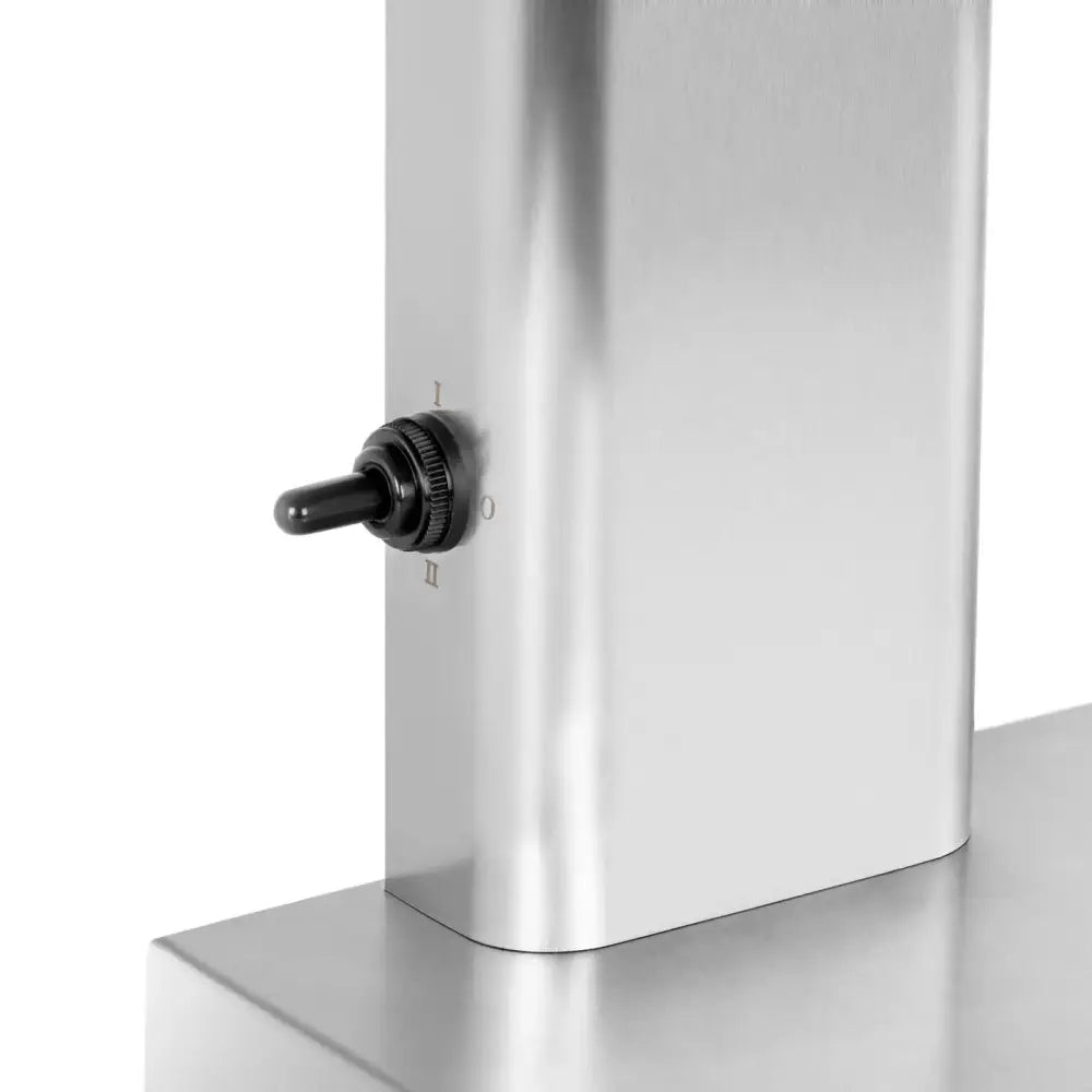 Koktail shaker mikser, nærbilde av sølvfarget bryterpanel med svart vippebryter og tre innstillinger.