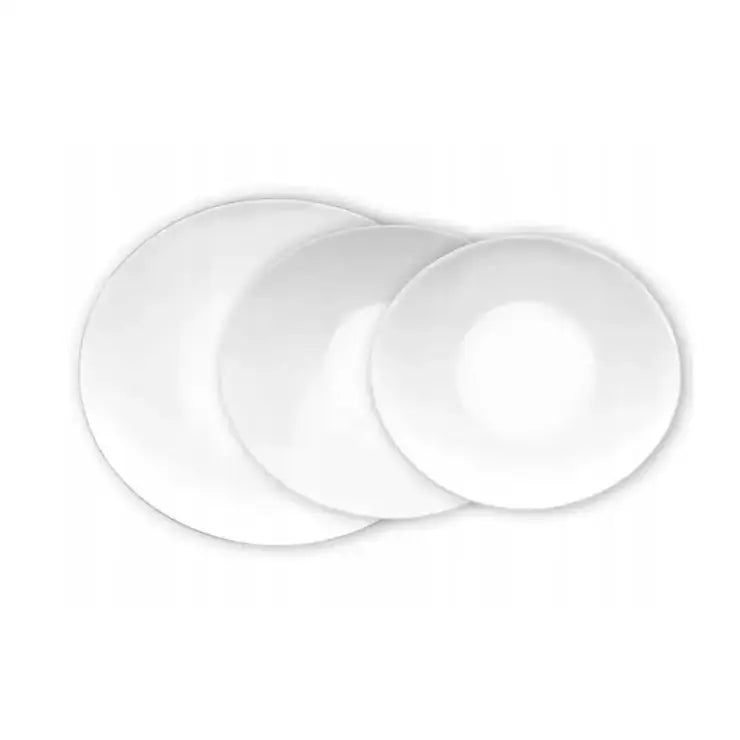 Komplett servisesett med tre hvite tallerkener i ulike størrelser, overlappende vist ovenfra.