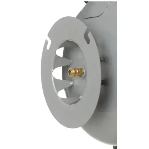 Kompressor 100L, nærbilde av grå metallplate med messingfarget ventilkobling og åpninger på tilkoblingspunktet.