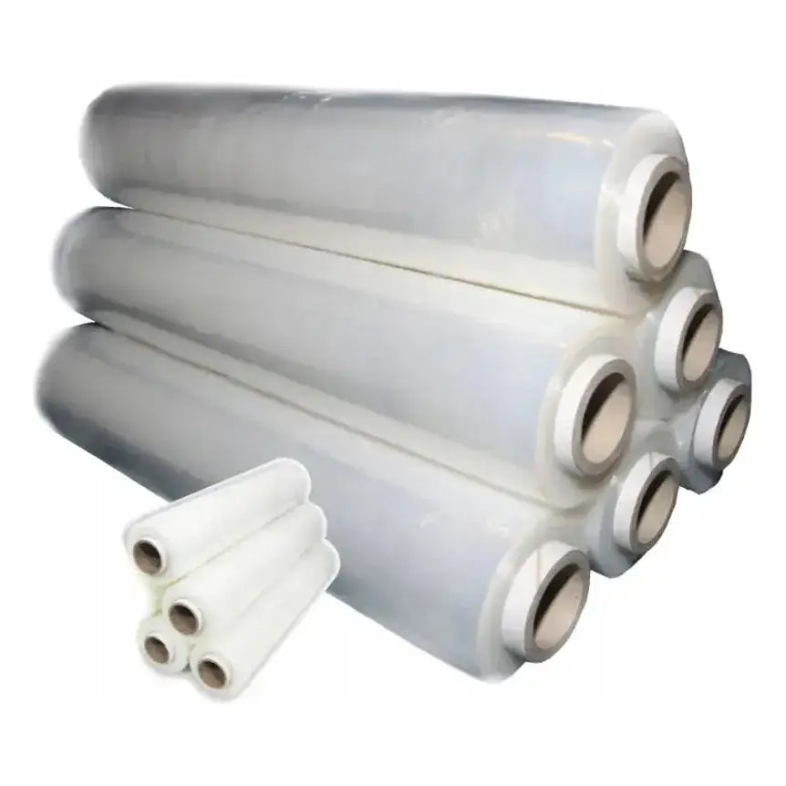 Plastfolieruller med papirkjerner, stablet i to lag, fire små ruller foran til venstre for størrelsesreferanse.