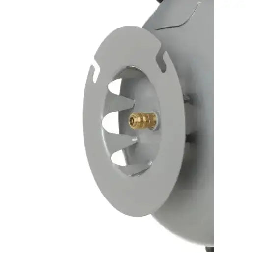 Kompressor 200L, detaljert sidebilde av grå metalldel med messingkobling og synlige spor i metallet.