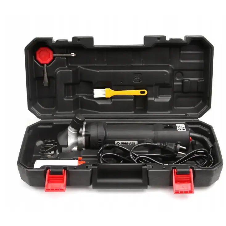 Kraftig klippemaskin for sau og storfe, komplett sett med tilbehør i sort koffert med røde låser.