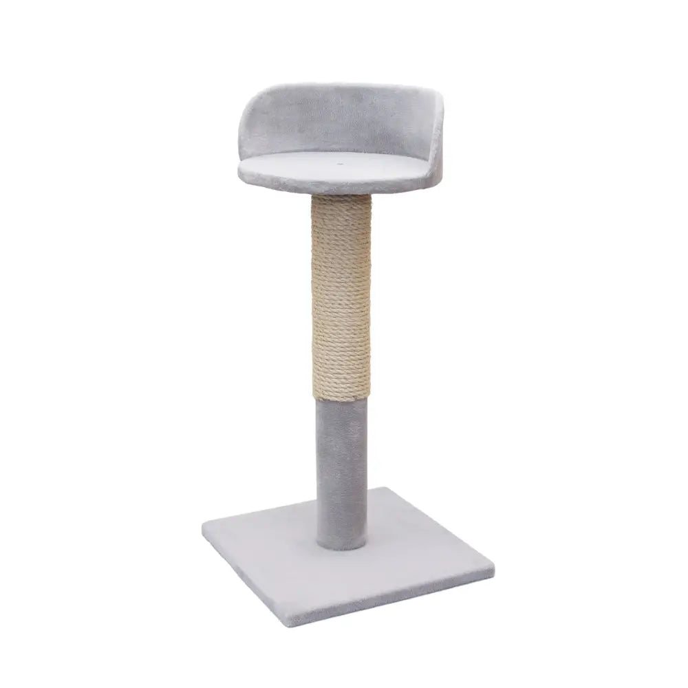 Kratrestativ "Emilia" for katter, grå modell med sisalstamme og rund sitteplass sett fra skrå front.