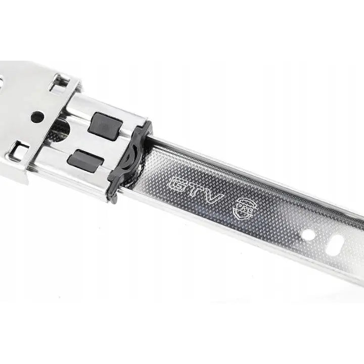 Kulelagerskinne GTV Pro, nærbilde av metallisk skinne med sorte plastdetaljer og preget GTV-logo.