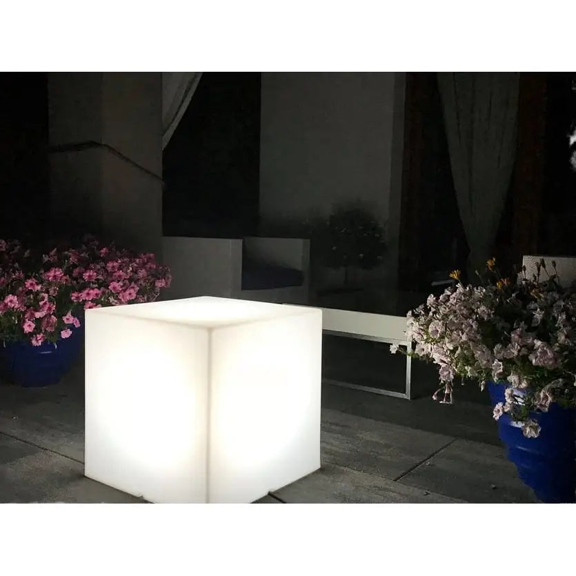 Lampe Kubik Light Kaldt Lys (hvit Innendørskabel med Bryter)