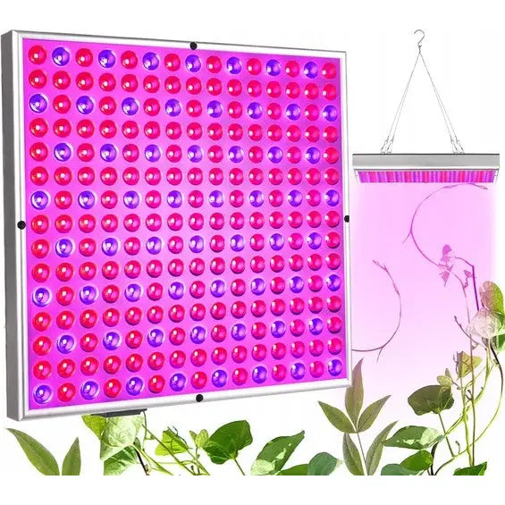 Lampe/Panel 225 LED for plantevekst, panel med røde og blå LED-lys hengt over grønne planter i bruk.