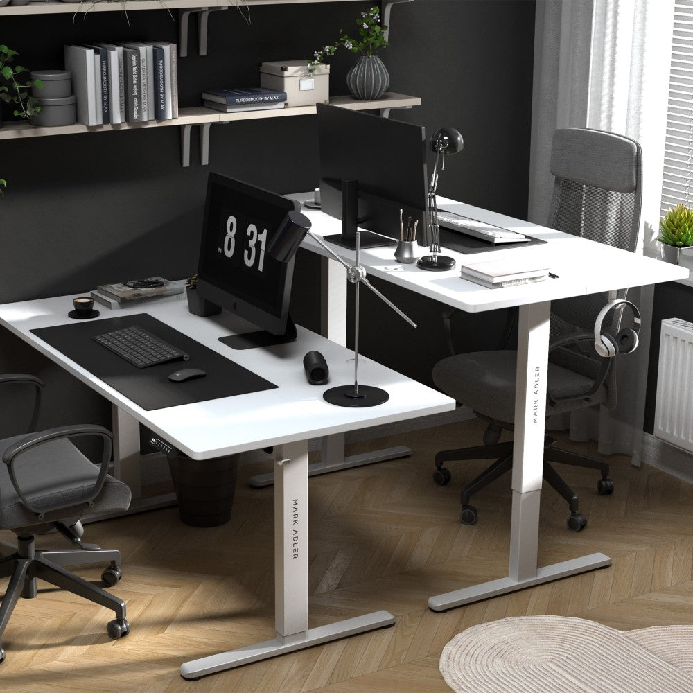 Leader 7.6 hvit skrivebord 160 cm – bordplate nærbilde
