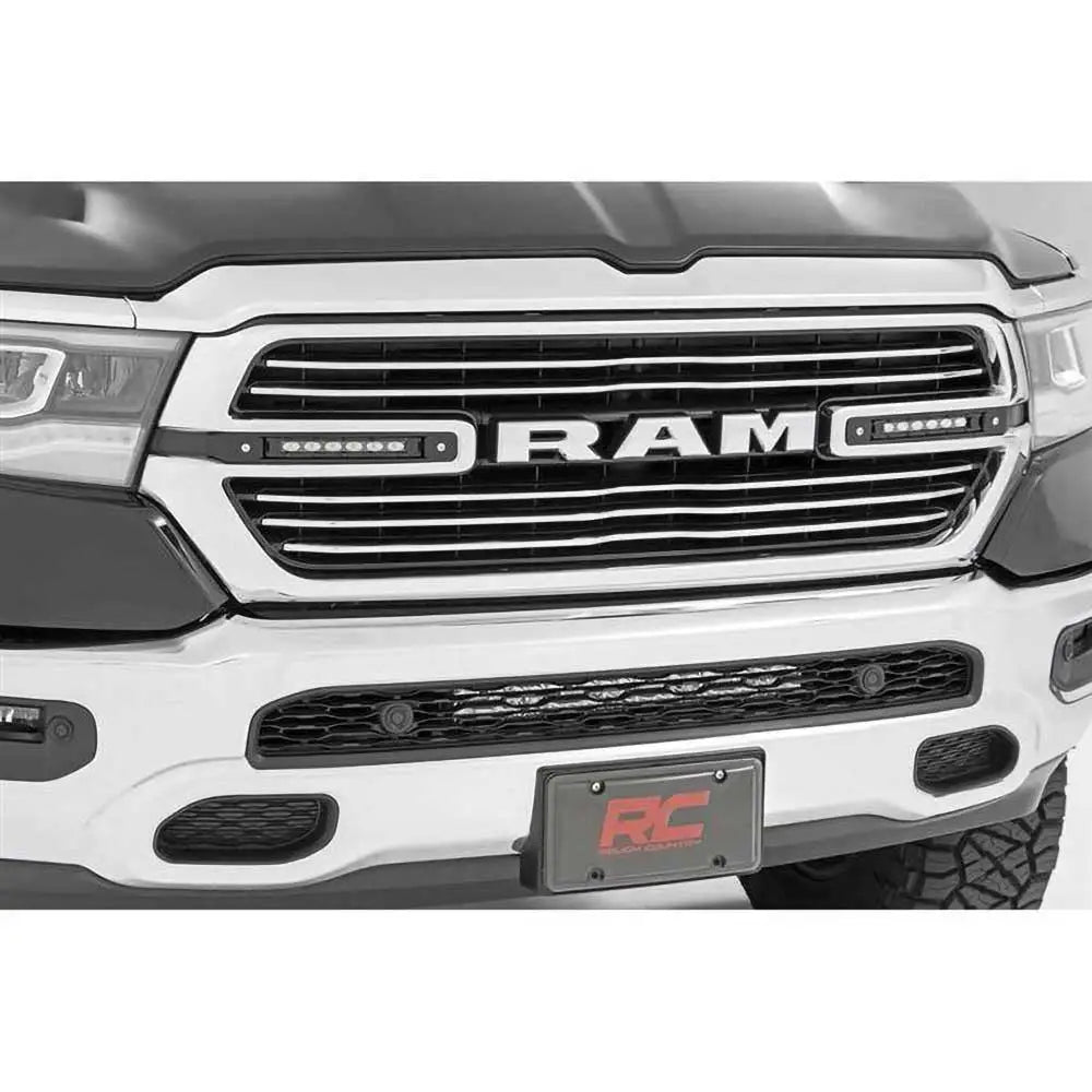 Led Grilllys 6’’ for Ram 1500 Dt 19- fra Rough Country Black Series