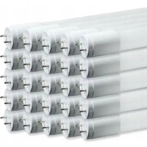 LED-lysrør T8 G13 120cm, sidevisning av hvite rør med synlige endekontakter stablet i gruppe.
