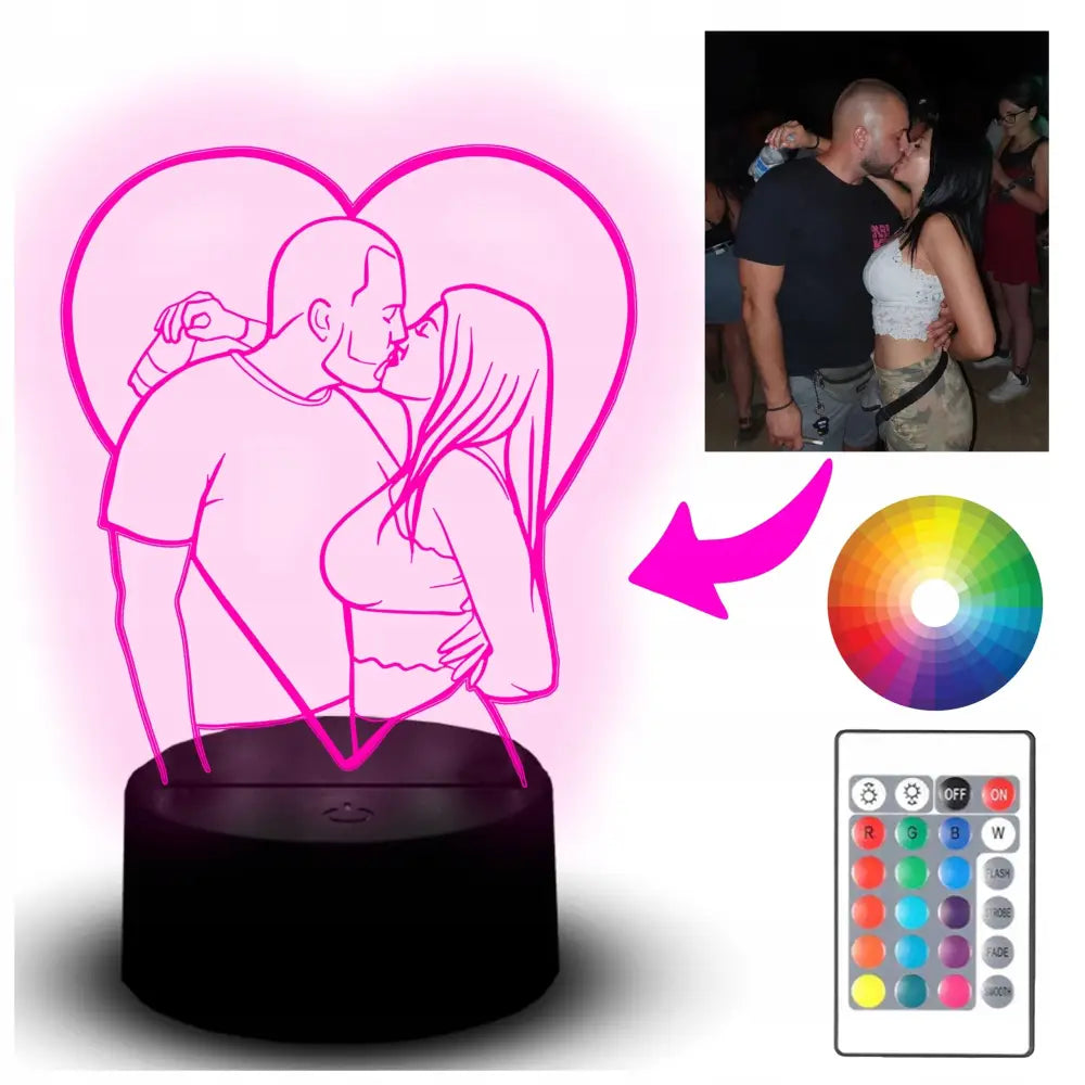 LED nattlampe med rosa lys, akrylmotiv av kyssende par foran hjerte, fjernkontroll og kundens bilde.