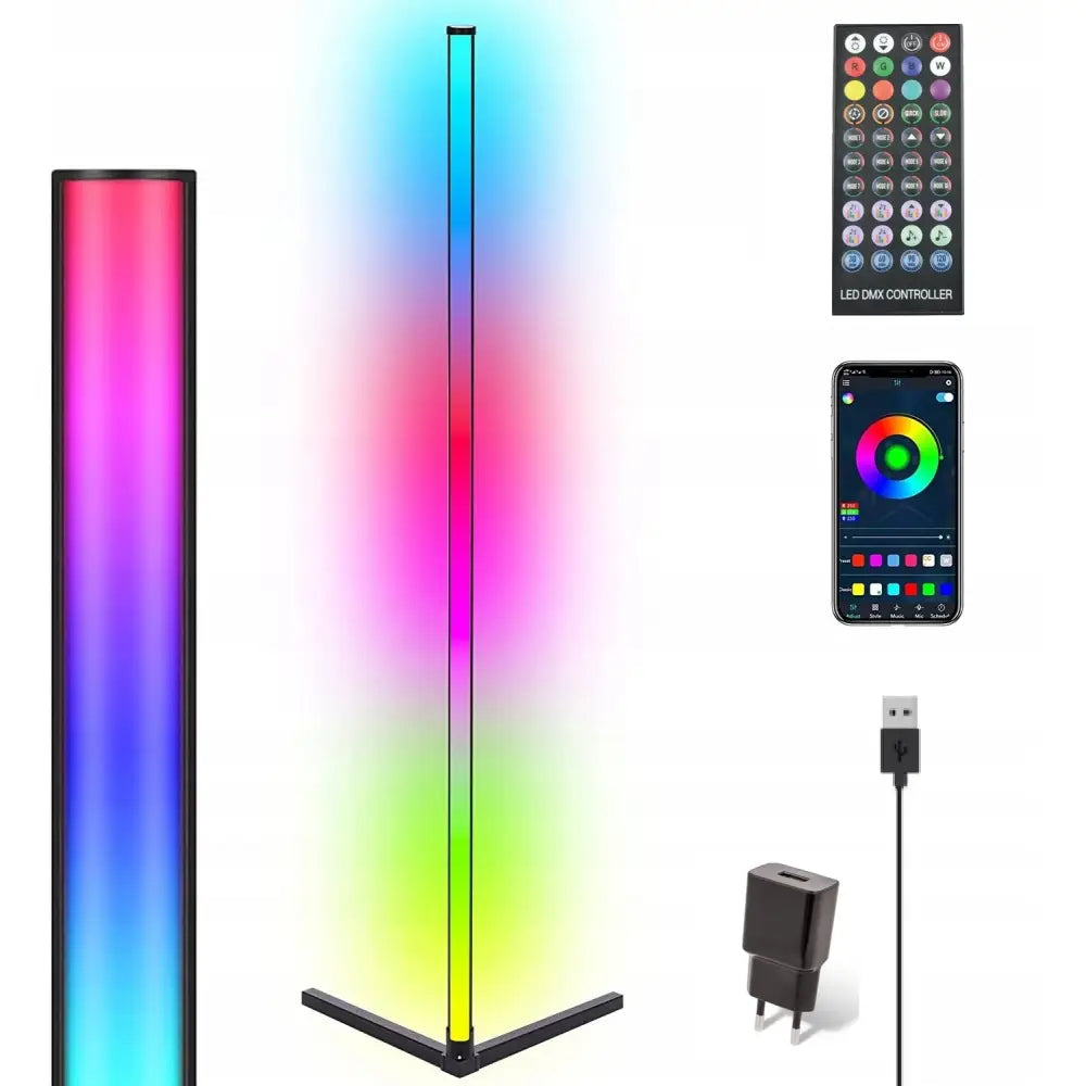 LED RGB-hjørnegulvlampe med regnbueeffekt, sort ramme og trekantfot, inkludert fjernkontroll og USB-lader.