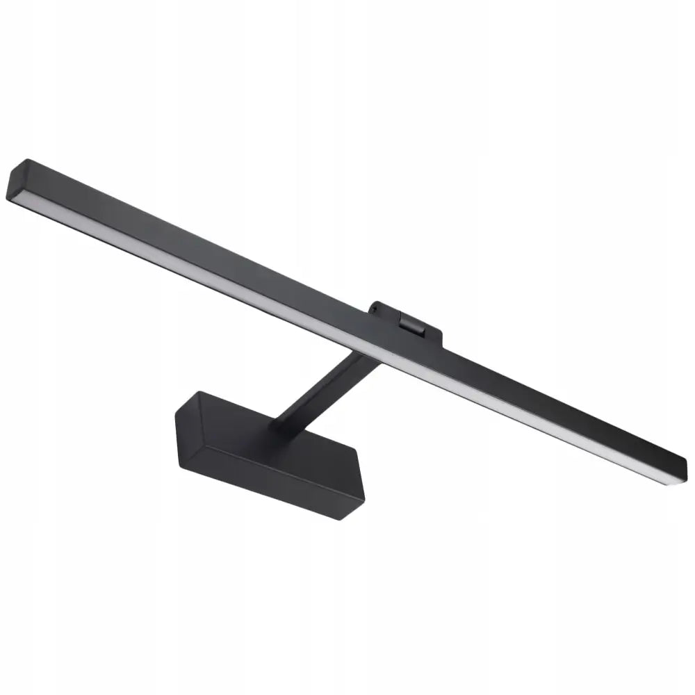 LED vegglampe for baderom, sort metall med smalt lysfelt, skrå vinkel understreker minimalistisk design.